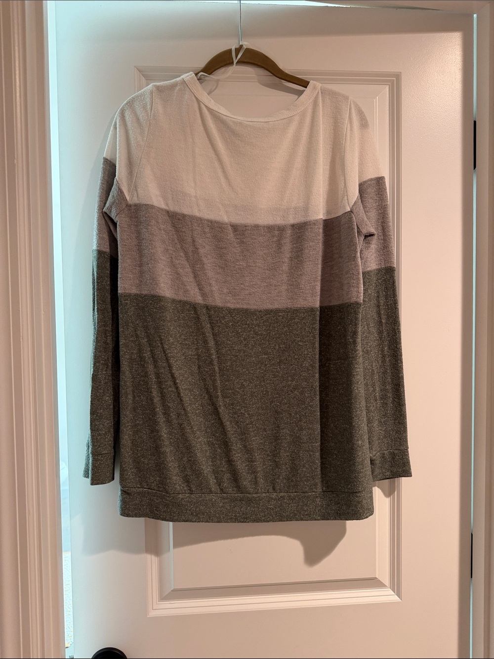 Pink Clover Colorblock Crewneck Sweater in White, Light Gray, Dark Gray - Picture 3 of 3
